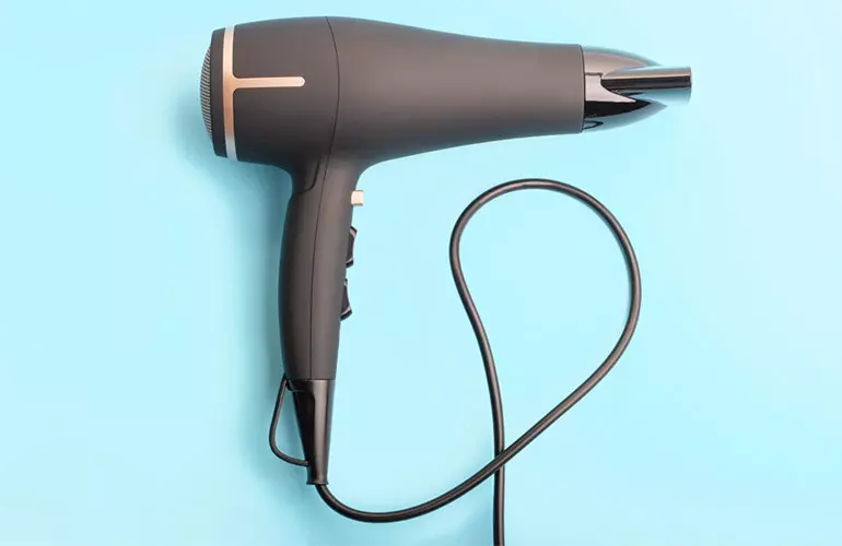 Saç Kurutma Makinesi Alırken Neye Dikkat Etmeli?